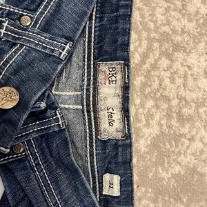 Like new BKE Stella capri